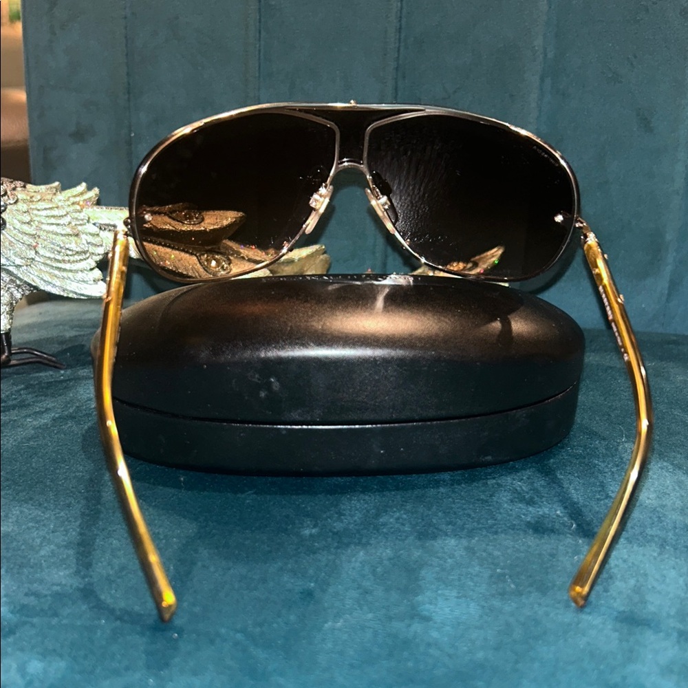 Burberry Shield Unisex Elegant Brown Sunglasses Prestine Condition - Picture 5 of 7
